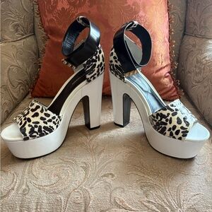 Nicholas Kirkwood Leopard Print Platform Heels with Black and White Accents